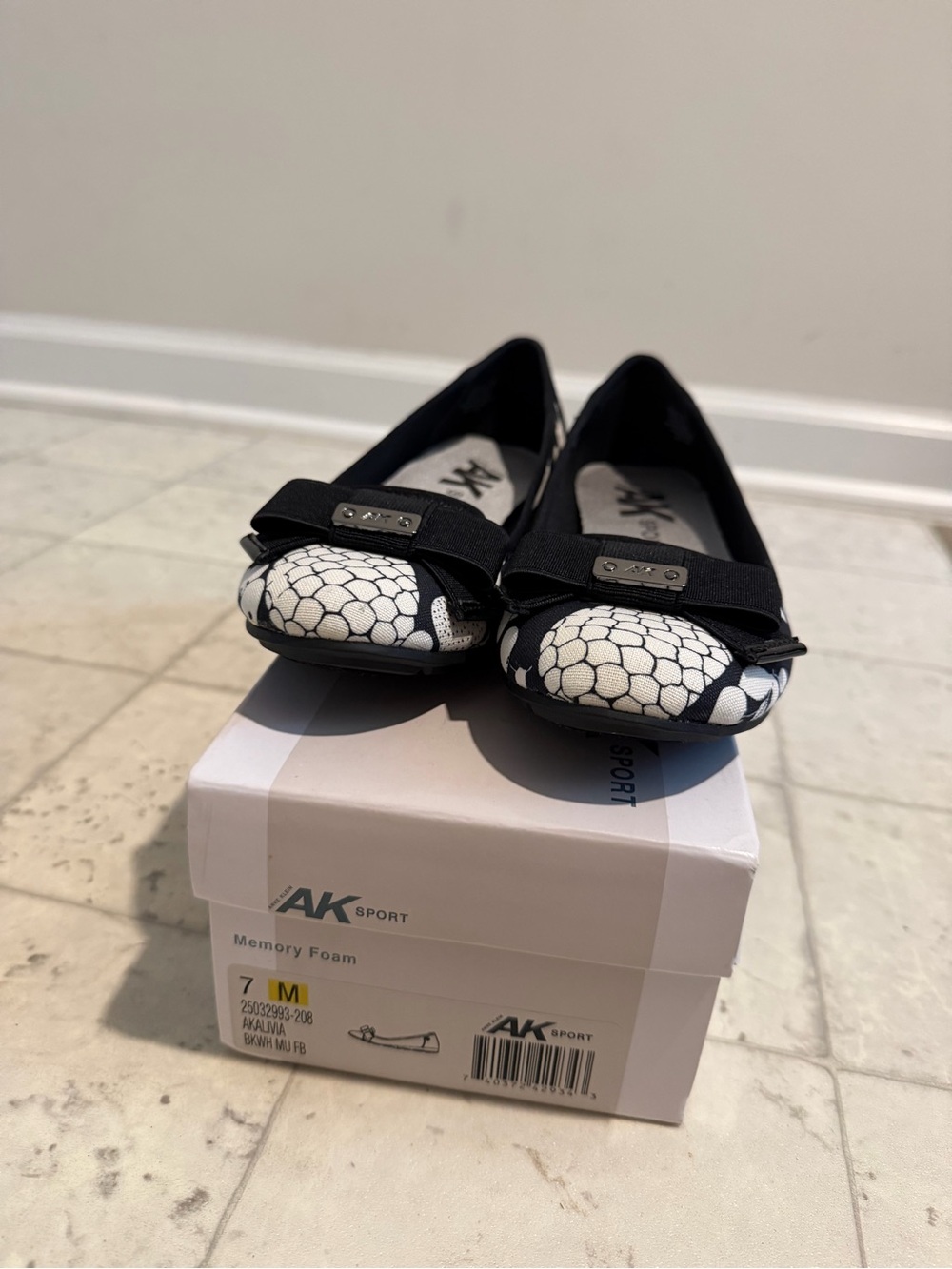 Anne Klein Black & White Floral Flats